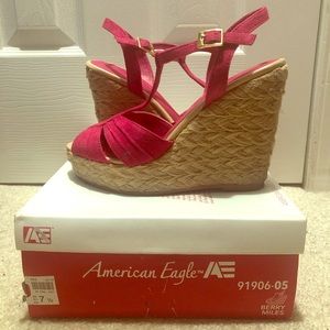 American Eagle by Payless Magenta Pink Wedges